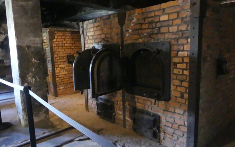 ein Krematorium im KZ Auschwitz