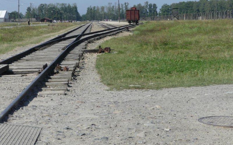 Die sogenannte Judenrampe vor dem KZ Auschwitz